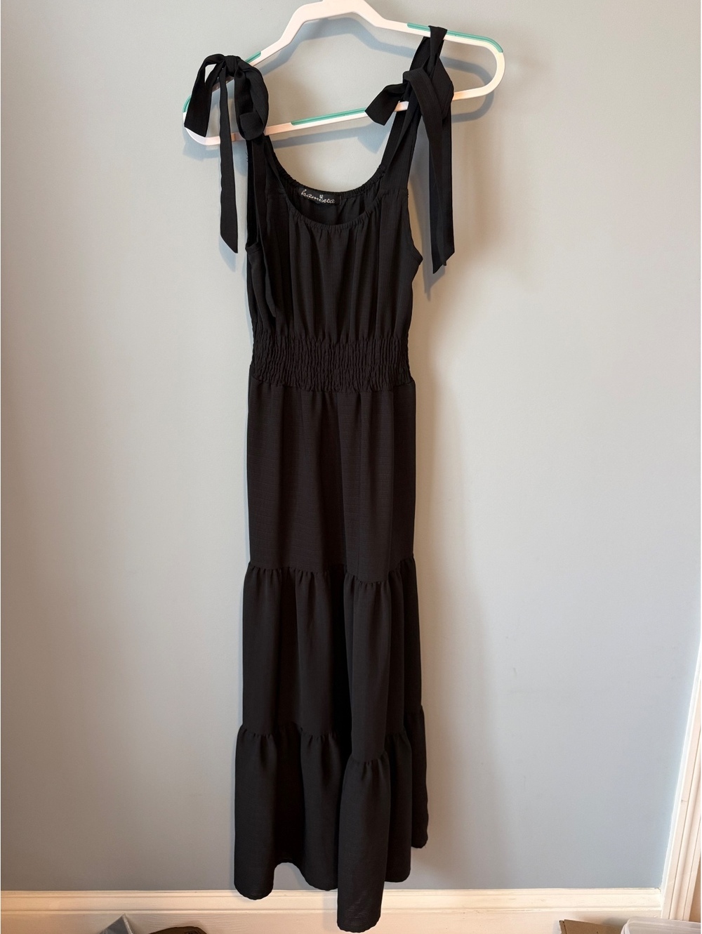 Black Sleeveless Maxi Dress with Tie Shoulder Straps and Smocked Waist [COPY]